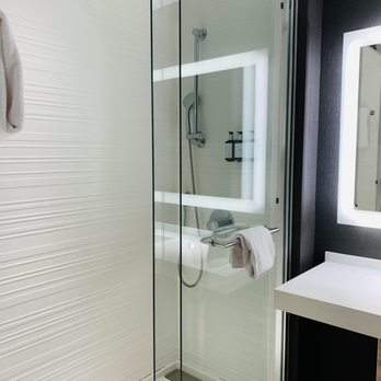 AC Hotel Atlanta Midtown - Shower - Hotels Near Me - Atlanta, Georgia AC Hotel Atlanta Midtown - Shower - Hotels Near Me - Atlanta, Georgia