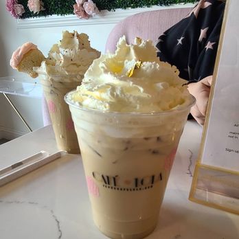 Cafe Lola - 24K Crème Brûlée Latte Iced with Whip Cream - Cafes Near Me - Henderson, Nevada Cafe Lola - 24K Crème Brûlée Latte Iced with Whip Cream - Cafes Near Me - Henderson, Nevada