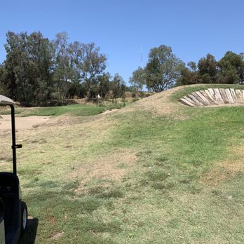 Carlton Oaks - Really crazy, challenging green surrounded by a thousand bunkers n mounds n hilly slopes. The wood trim in the bunkers is kinda cool, tho. - Golf Near Me - Santee, California