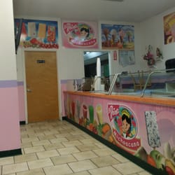 La Reina Michoacana - Serving station.