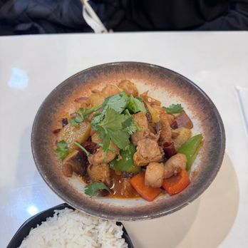 Yozi - 8th Ave - Shanghainese Near Me - Brooklyn, New York