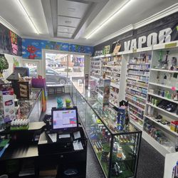 Double Apple Smoke Shop - Kratom and gummies