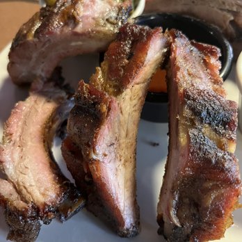 Arnolds BAR-B-QUE & Grill - Barbeque Near Me - Memphis, Tennessee