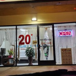Relief and Relax Massage - No relief, no relax. No music. No style. I'm going down the street.