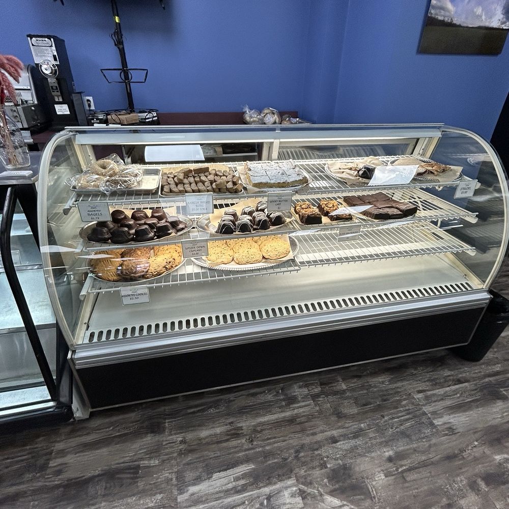 Pierce Creek - Bakery display - Burgers Near Me - Creve Coeur, Missouri Pierce Creek - Bakery display - Burgers Near Me - Creve Coeur, Missouri