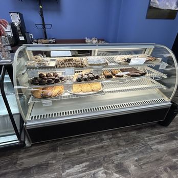 Pierce Creek - Bakery display - Burgers Near Me - Creve Coeur, Missouri Pierce Creek - Bakery display - Burgers Near Me - Creve Coeur, Missouri
