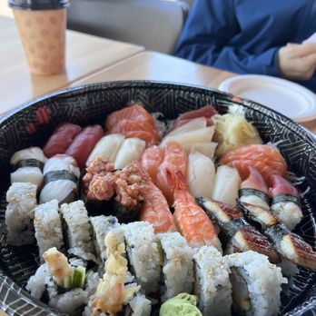 Kou Sushi - 40pc sashimi sushi roll - Sushi Bars Near Me - Richmond Hill, Ontario