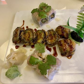 Blue Fin Sushi Bar & Restaurant - Hot Girl Roll on the outside, House Roll in the middle - Sushi Bars Near Me - Denver, Colorado Blue Fin Sushi Bar & Restaurant - Hot Girl Roll on the outside, House Roll in the middle - Sushi Bars Near Me - Denver, Colorado