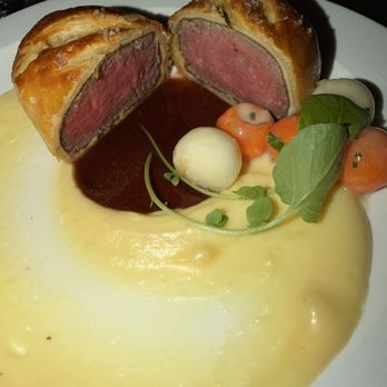 Gordon Ramsay Hell's Kitchen - Beef Wellington - New American Near Me - Las Vegas, Nevada Gordon Ramsay Hell's Kitchen - Beef Wellington - New American Near Me - Las Vegas, Nevada