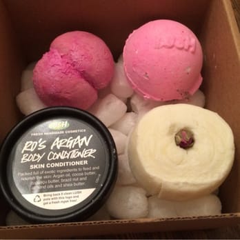 LUSH Fresh Handmade Cosmetics - Cosmetics & Beauty Supply Near Me - Saint Louis, Missouri