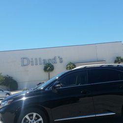 Dillard's - Outside signage