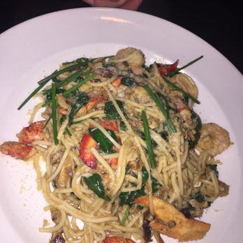 Yard House - Bars Near Me - Roseville, California Yard House - Bars Near Me - Roseville, California