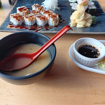 Nori Sushi - Wicker Park - Sushi Bars Near Me - Chicago, Illinois