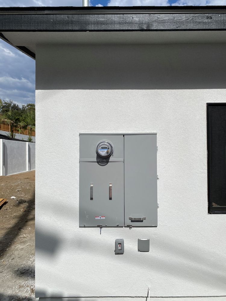 Slide of Lightwave Electric & Solar