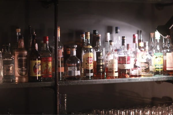 Duck and Cover - Cocktailbar by null