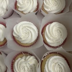 The Max's Bakery - More cupcakes!