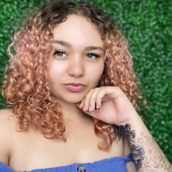 Honey Esthetics - Ariana Lynch, Owner of Honey Esthetics, Licensed esthetician & certified lash artist