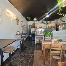 Latin Sisters Cafe - Inside cafe
