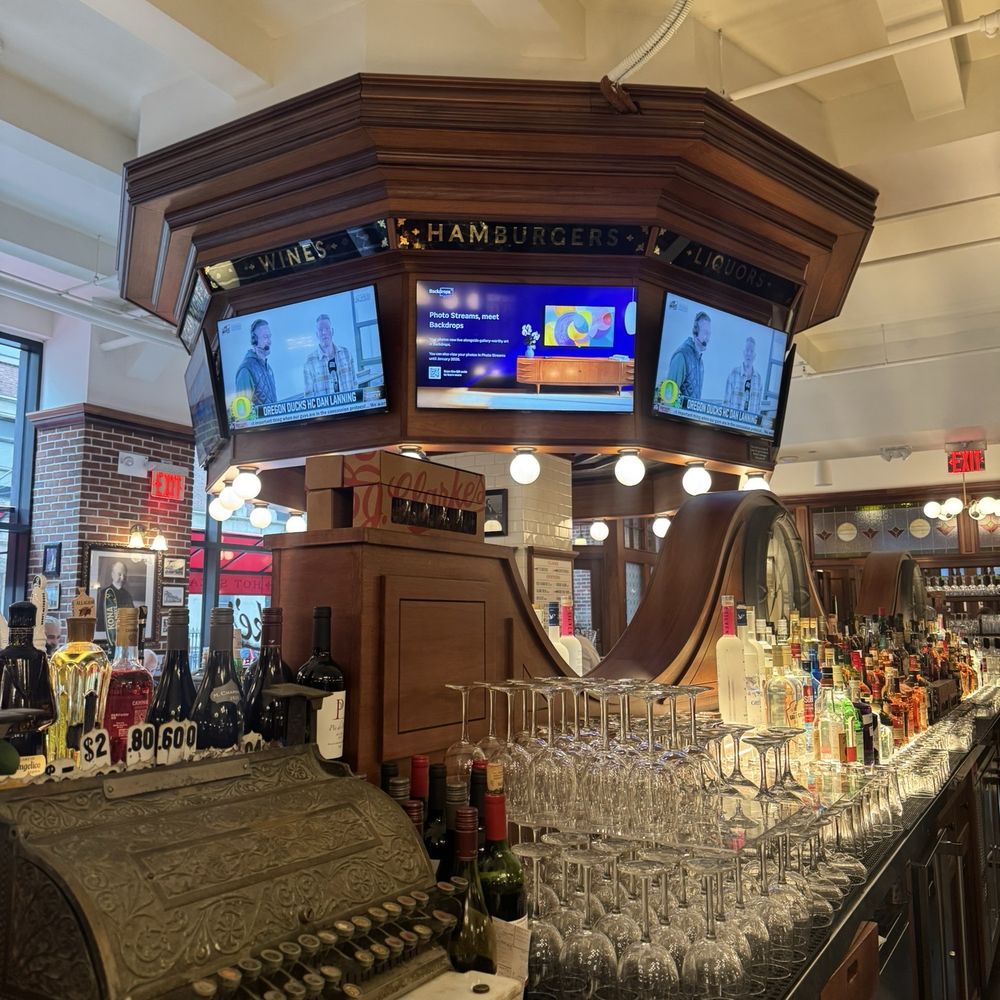 P.J. Clarke’s - Big bar right in front - American Near Me - New York, New York P.J. Clarke’s - Big bar right in front - American Near Me - New York, New York
