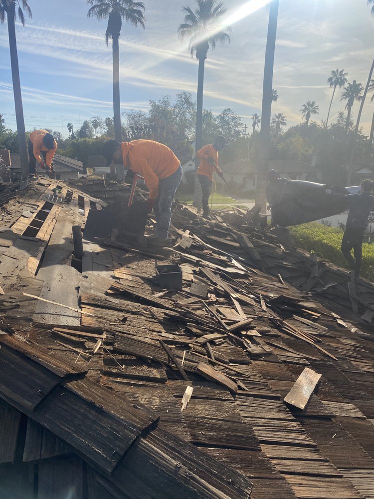 Slide of Roofing Company in Pasadena 