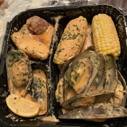 Mermaids Find - Green lipped mussels with potatoes and corn in coconut sauce