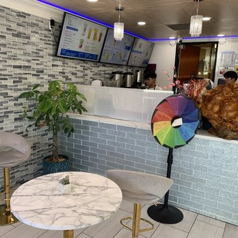 Munchy's Lounge - Lovely interior - Sandwiches Near Me - Clayton, California