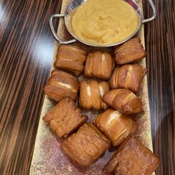 Stix Sports Bar - Pretzel with beer cheese