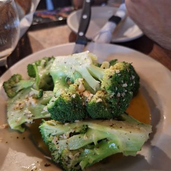 Giacomo's Ristorante - Boston - Brocoli in garlic and oil - Italian Near Me - Boston, Massachusetts Giacomo's Ristorante - Boston - Brocoli in garlic and oil - Italian Near Me - Boston, Massachusetts