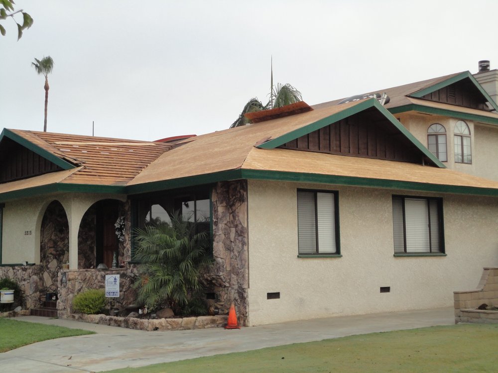 Slide of Everett Roofing