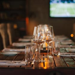 Surfers Lodge - Set table