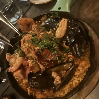 Le Papagayo - Barcelona Traditional Paella - Breakfast & Brunch Near Me - Encinitas, California Le Papagayo - Barcelona Traditional Paella - Breakfast & Brunch Near Me - Encinitas, California