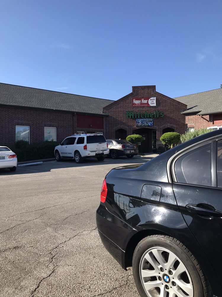 MITCHELL’S SPORTS BAR 11 Photos & 26 Reviews 1923 Lockhill Selma Rd