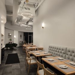 Seasoning Thai Bistro - Dining area