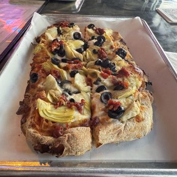 Lincoln Avenue Brewery - Veggie personal pizza - Brewpubs Near Me - Calistoga, California Lincoln Avenue Brewery - Veggie personal pizza - Brewpubs Near Me - Calistoga, California