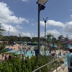 Aquatica San Antonio - Wave pool