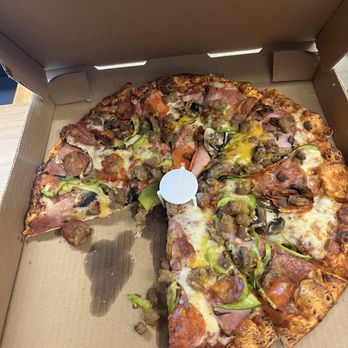 Straw Hat Pizza - Large 14" Straw Hat's "The Works" Pizza. - Pizza Near Me - Bakersfield, California Straw Hat Pizza - Large 14" Straw Hat's "The Works" Pizza. - Pizza Near Me - Bakersfield, California