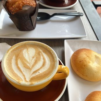 Macondo Coffee Roasters - Wesley Chapel - Muffin, pan de bono, mocca and cappuccino - Coffee & Tea Near Me - Wesley Chapel, Florida