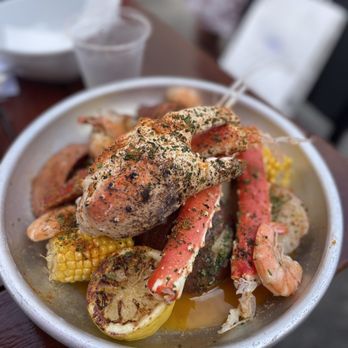 The Charlie Noble - Seafood Boil - Cocktail Bars Near Me - Nantucket, Massachusetts