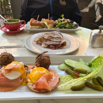 Blue Daisy - c Croissant Bacon and Egg Sandwich nu Nutella Banana Strawberry Crepe 2 Eggs Any Style - Creperies Near Me - Santa Monica, California