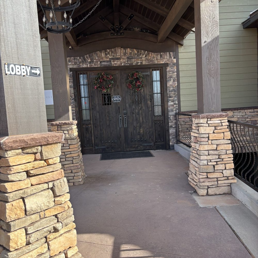 Zion Cliff Lodge - Entrance upper level - Hotels Near Me - Hildale, Utah Zion Cliff Lodge - Entrance upper level - Hotels Near Me - Hildale, Utah