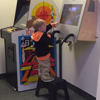 Douglas Park, DDS - Game time while waiting on sisters - Pediatric Dentists Near Me - Gresham, Oregon