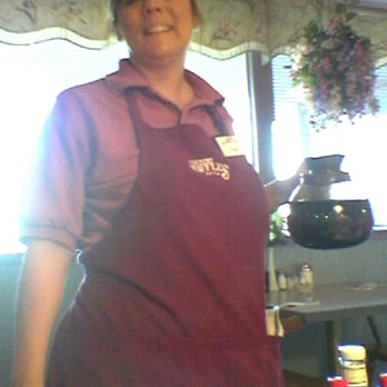Country Waffles - Eileen-Country Waffle Los Banos Wait Staff Personnel - Breakfast & Brunch Near Me - Los Banos, California