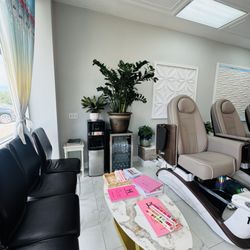 Top Nails & Spa