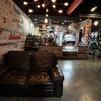 Cafe 86 - Interior - Desserts Near Me - Artesia, California