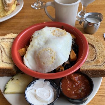 Mae's Cafe & Bakery - Breakfast bowl with cinnamon toast - Breakfast & Brunch Near Me - Bath, Maine