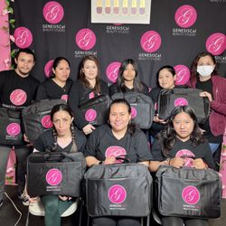 GenesisCal Beauty Studio - Bienvenidas a GENESISCAL BS. Listas para emprender en un mundo de oportunidades. Sientanse en confianza y recuerden hacer sus tareas.