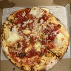 Bado's Pizza Food Truck & Catering - Margarita pizza