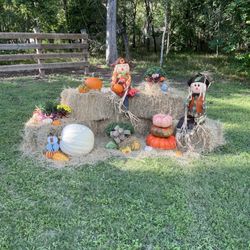 Country Escape RV Park - Front gate Fall decor