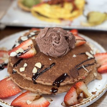 Madres Brunch - Pancakes chocolate - Breakfast & Brunch Near Me - Whittier, California Madres Brunch - Pancakes chocolate - Breakfast & Brunch Near Me - Whittier, California