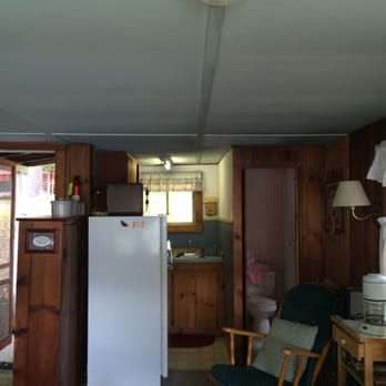 Point Breeze Motel - Looking into the kitchen - Hotels Near Me Point Breeze Motel - Looking into the kitchen - Hotels Near Me
